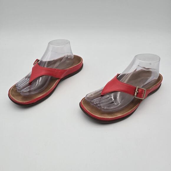 Strive Sandals Women 8.5 9 Flip Flop Thong Red Terracotta Alba Buckle Shoes Toe - Picture 2 of 11